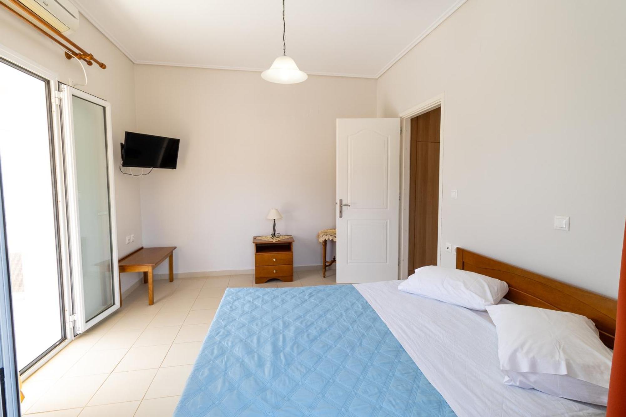 Apartments Thekla Karavádhos Dış mekan fotoğraf