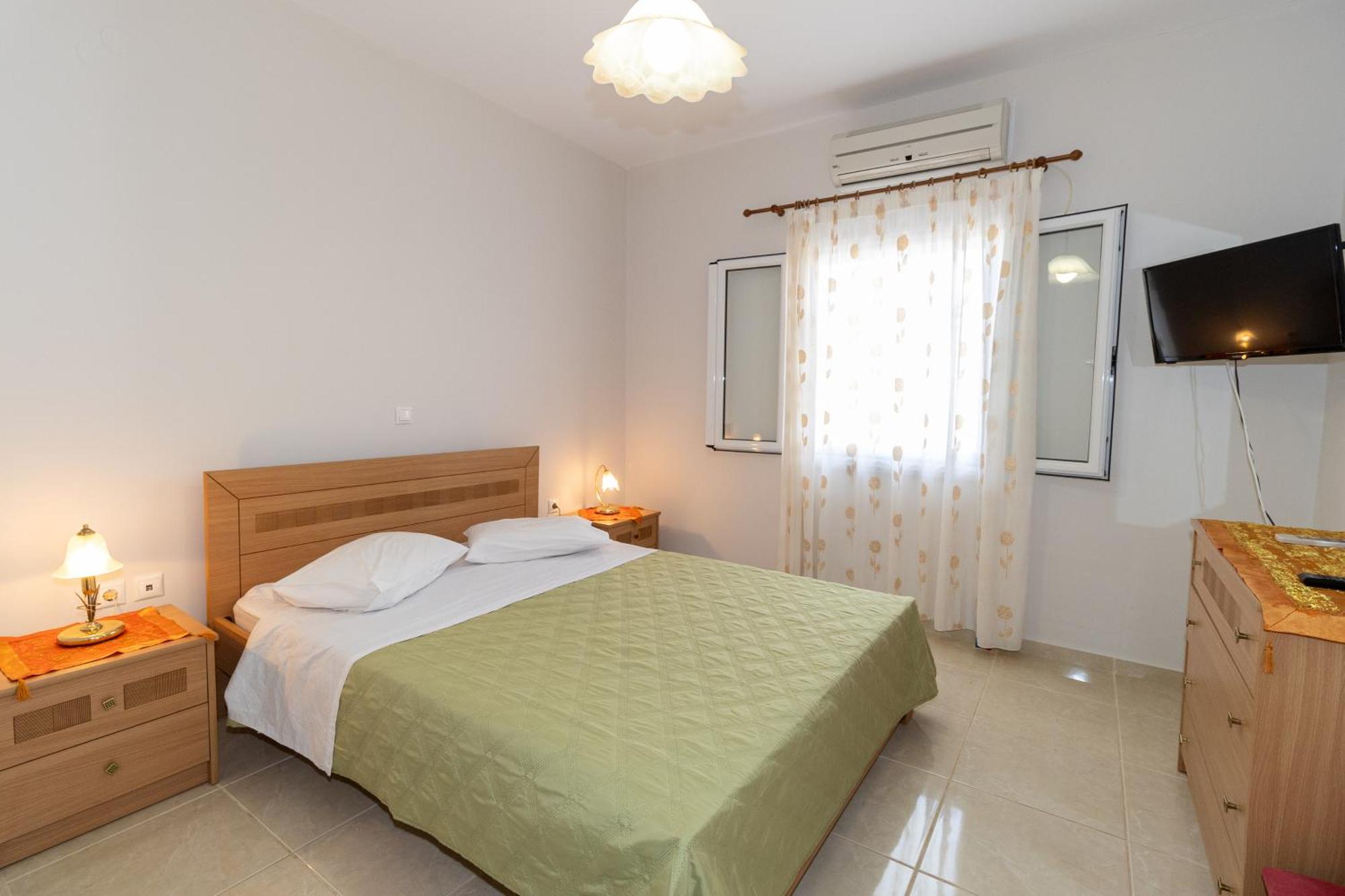 Apartments Thekla Karavádhos Dış mekan fotoğraf